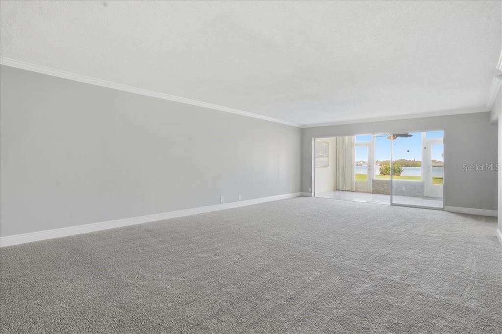 Active With Contract: $325,000 (3 beds, 2 baths, 2210 Square Feet)