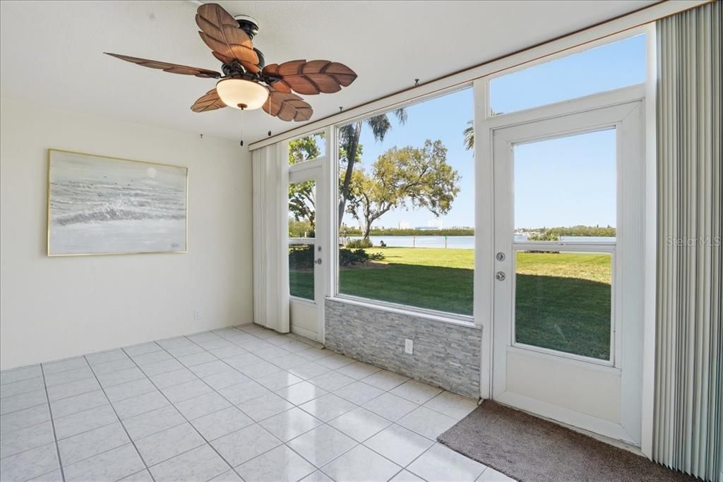 Active With Contract: $325,000 (3 beds, 2 baths, 2210 Square Feet)