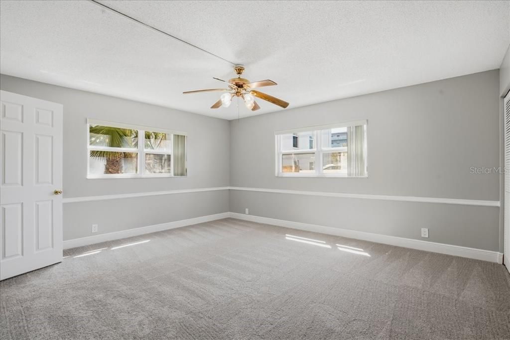 Active With Contract: $325,000 (3 beds, 2 baths, 2210 Square Feet)