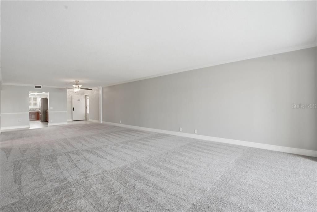 Active With Contract: $325,000 (3 beds, 2 baths, 2210 Square Feet)