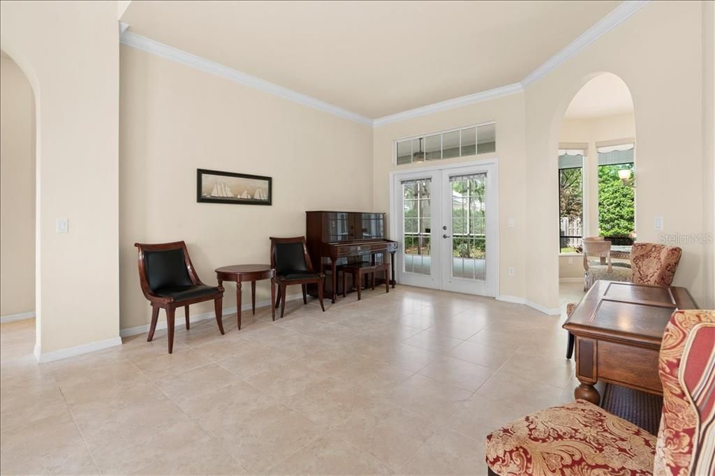 Activo con contrato: $550,000 (4 camas, 3 baños, 2718 Pies cuadrados)