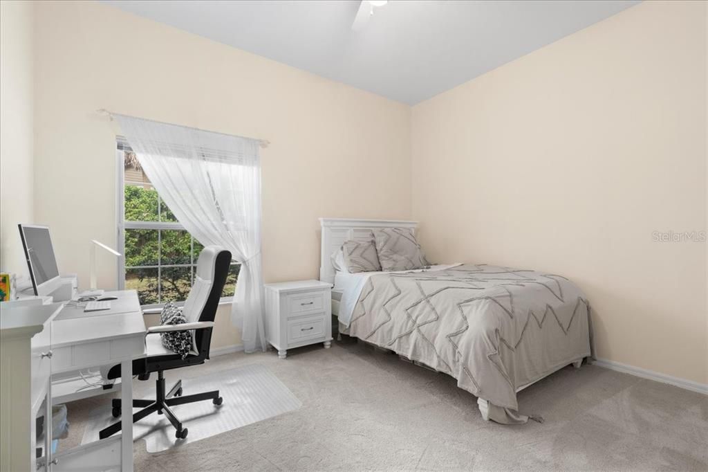 Activo con contrato: $550,000 (4 camas, 3 baños, 2718 Pies cuadrados)