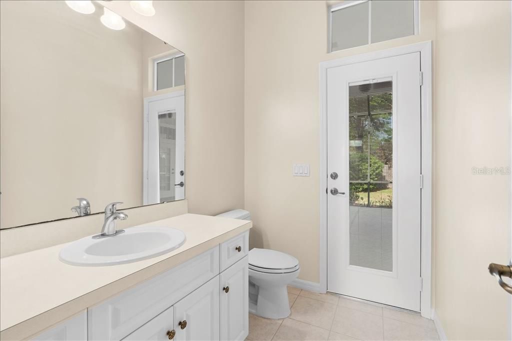 Activo con contrato: $550,000 (4 camas, 3 baños, 2718 Pies cuadrados)