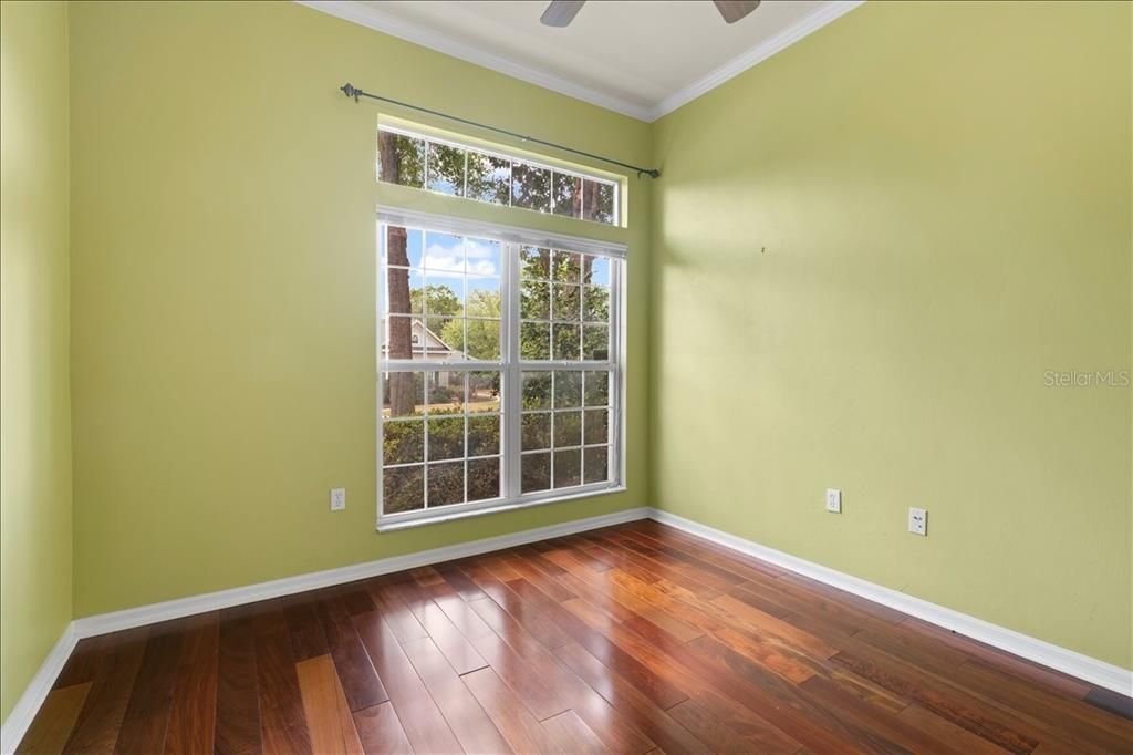 Activo con contrato: $550,000 (4 camas, 3 baños, 2718 Pies cuadrados)