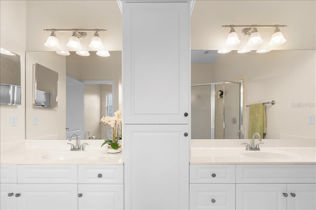 Activo con contrato: $550,000 (4 camas, 3 baños, 2718 Pies cuadrados)