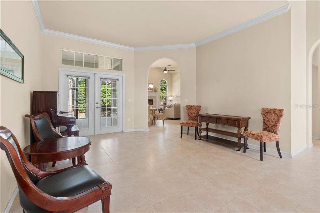 Activo con contrato: $550,000 (4 camas, 3 baños, 2718 Pies cuadrados)