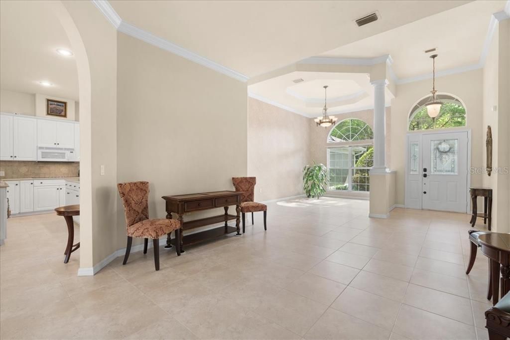 Activo con contrato: $550,000 (4 camas, 3 baños, 2718 Pies cuadrados)