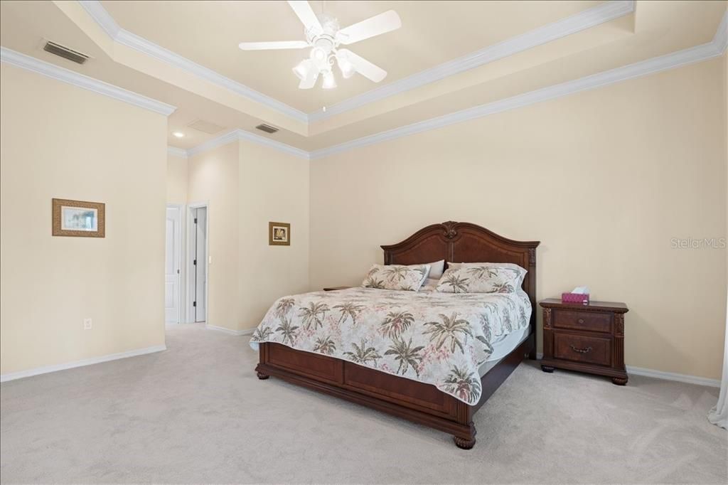 Activo con contrato: $550,000 (4 camas, 3 baños, 2718 Pies cuadrados)