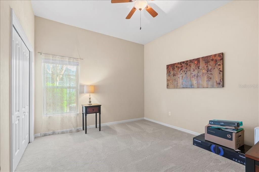 Activo con contrato: $550,000 (4 camas, 3 baños, 2718 Pies cuadrados)