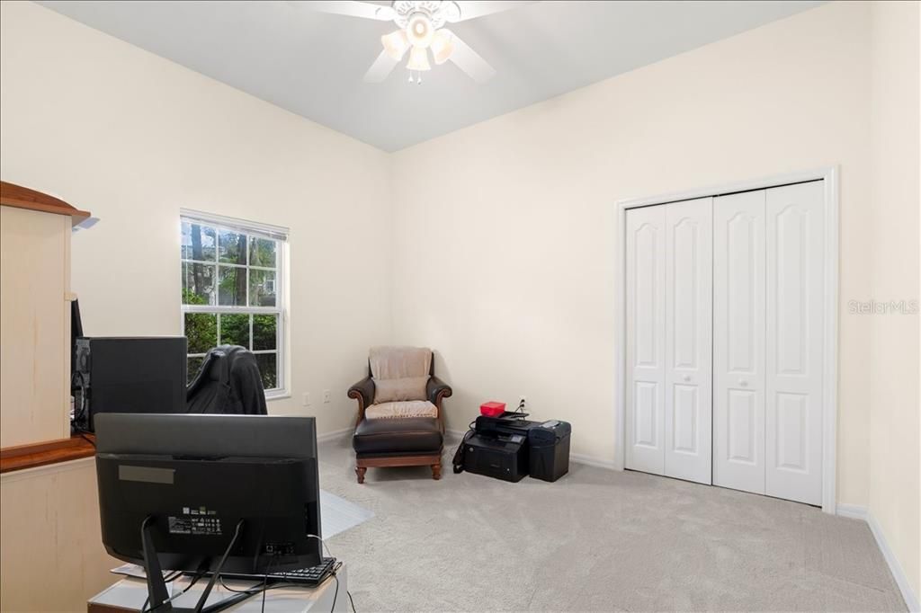 Activo con contrato: $550,000 (4 camas, 3 baños, 2718 Pies cuadrados)