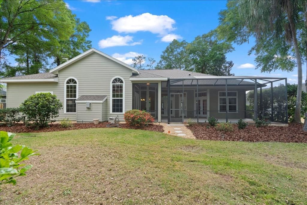 Activo con contrato: $550,000 (4 camas, 3 baños, 2718 Pies cuadrados)