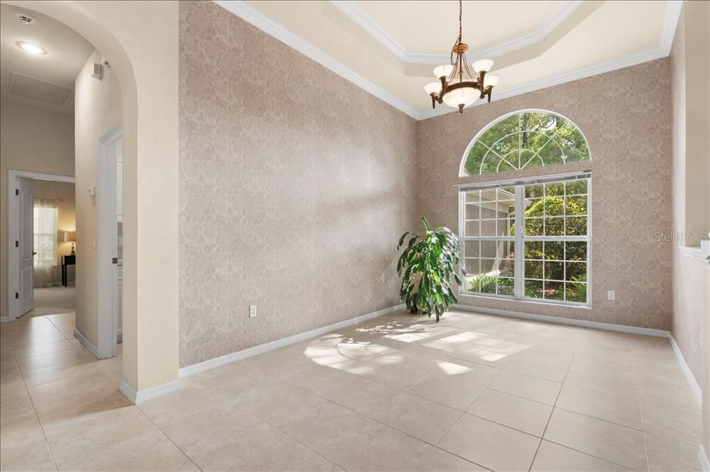 Activo con contrato: $550,000 (4 camas, 3 baños, 2718 Pies cuadrados)