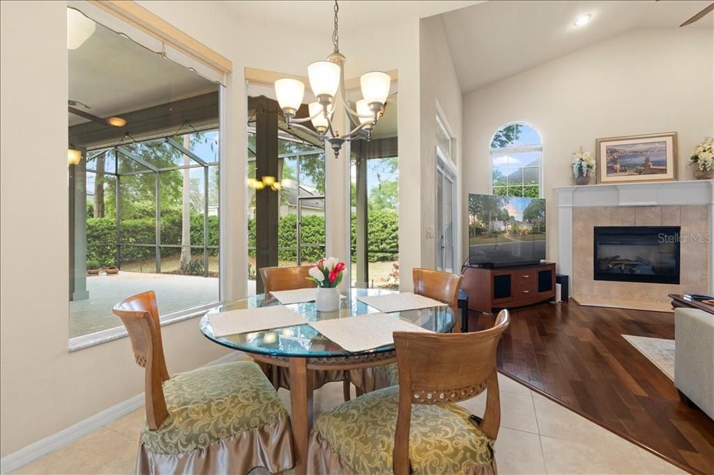 Activo con contrato: $550,000 (4 camas, 3 baños, 2718 Pies cuadrados)