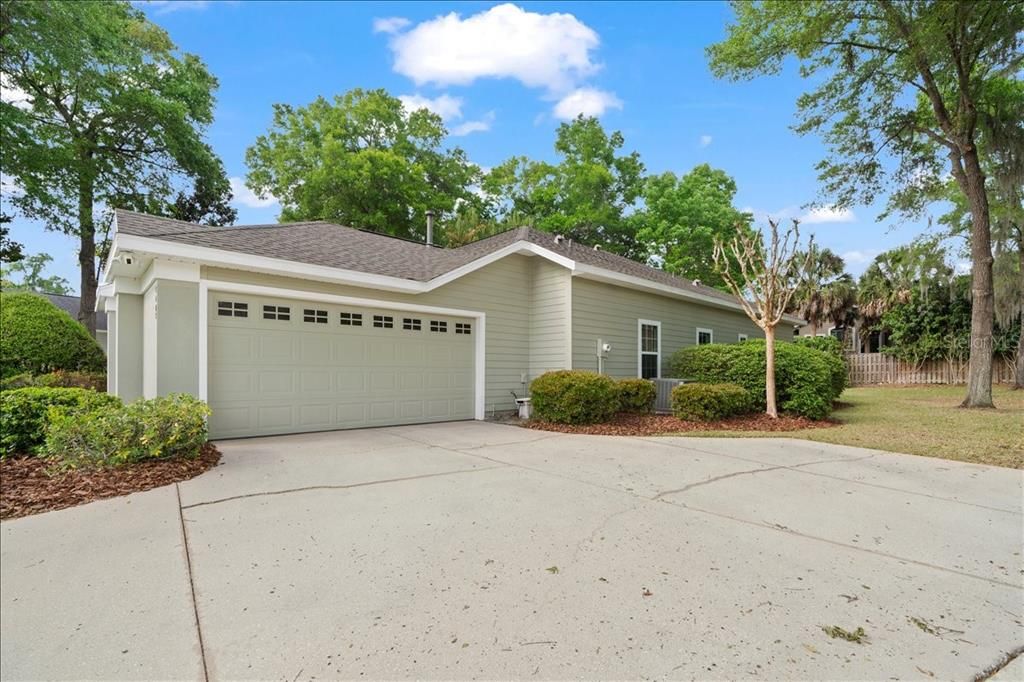 Activo con contrato: $550,000 (4 camas, 3 baños, 2718 Pies cuadrados)