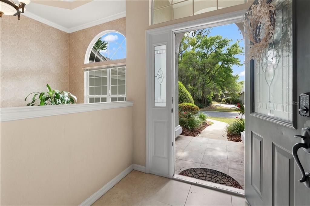 Activo con contrato: $550,000 (4 camas, 3 baños, 2718 Pies cuadrados)