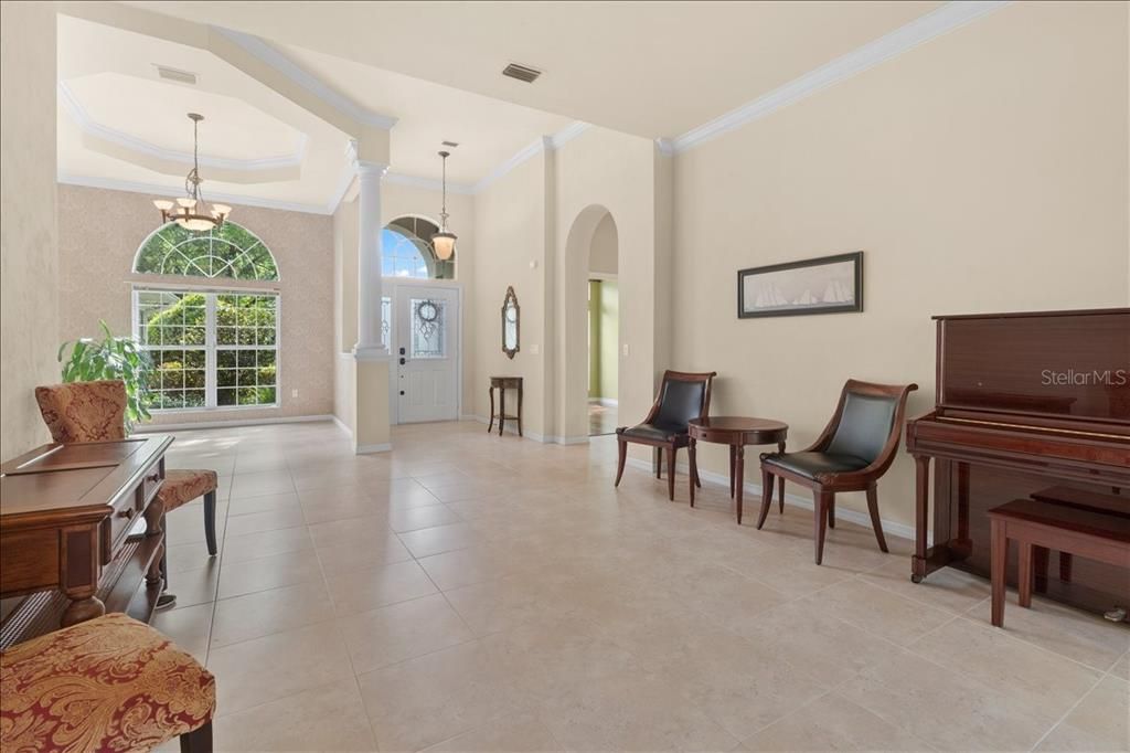 Activo con contrato: $550,000 (4 camas, 3 baños, 2718 Pies cuadrados)