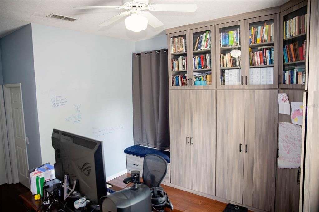 Activo con contrato: $5,275 (5 camas, 3 baños, 2989 Pies cuadrados)