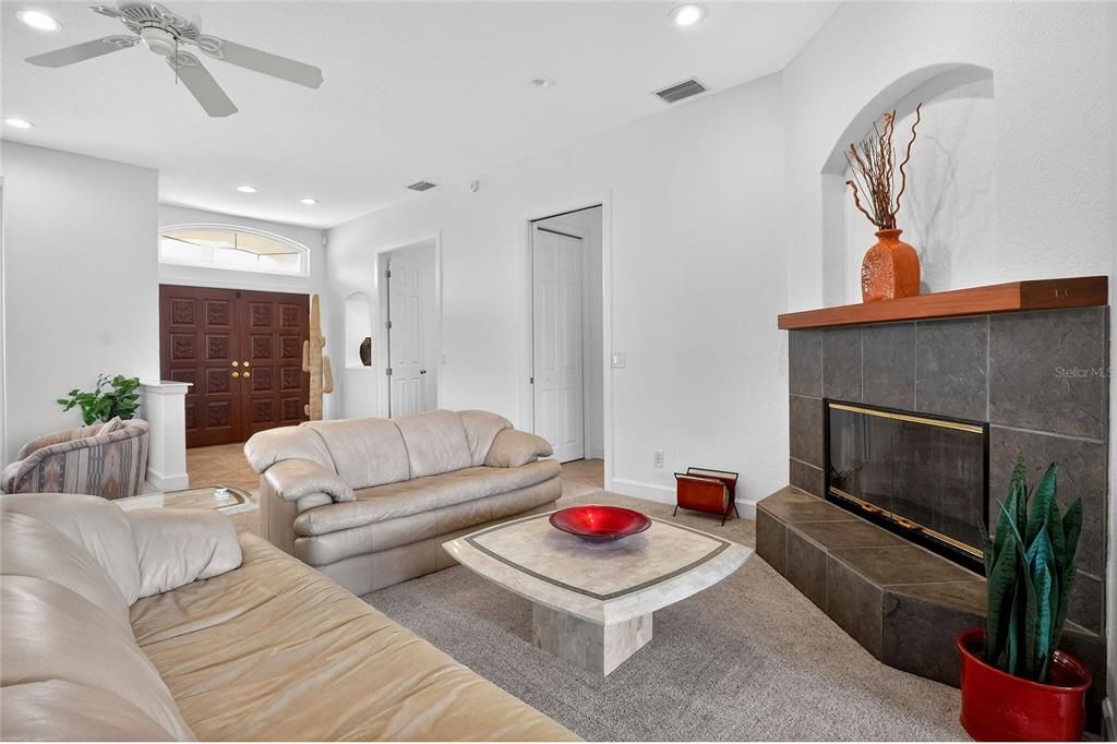 Active With Contract: $442,000 (3 beds, 2 baths, 2433 Square Feet)