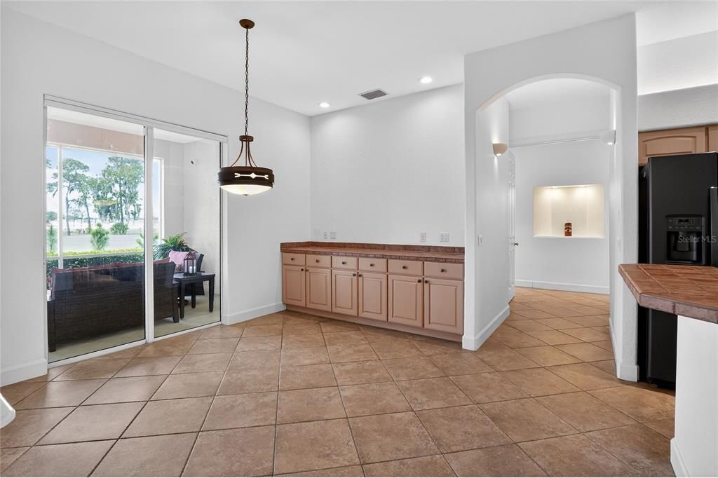 Active With Contract: $442,000 (3 beds, 2 baths, 2433 Square Feet)
