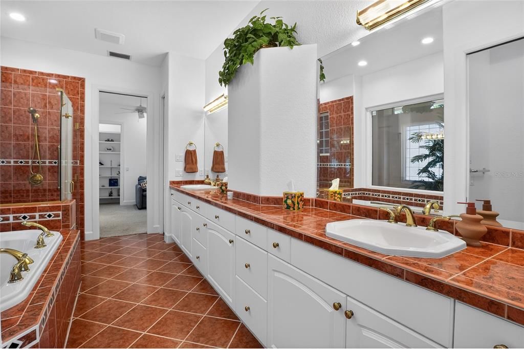 Active With Contract: $442,000 (3 beds, 2 baths, 2433 Square Feet)