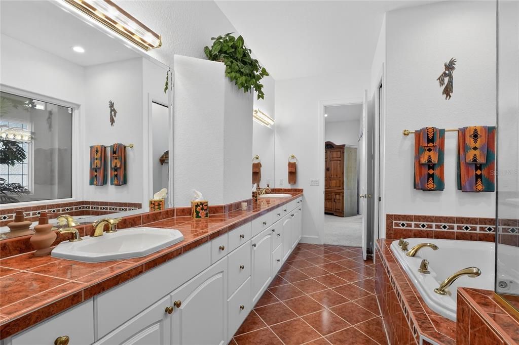 Active With Contract: $442,000 (3 beds, 2 baths, 2433 Square Feet)