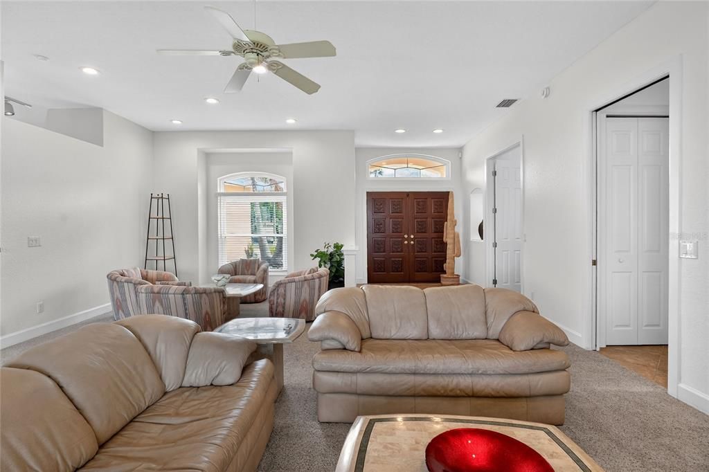 Active With Contract: $442,000 (3 beds, 2 baths, 2433 Square Feet)