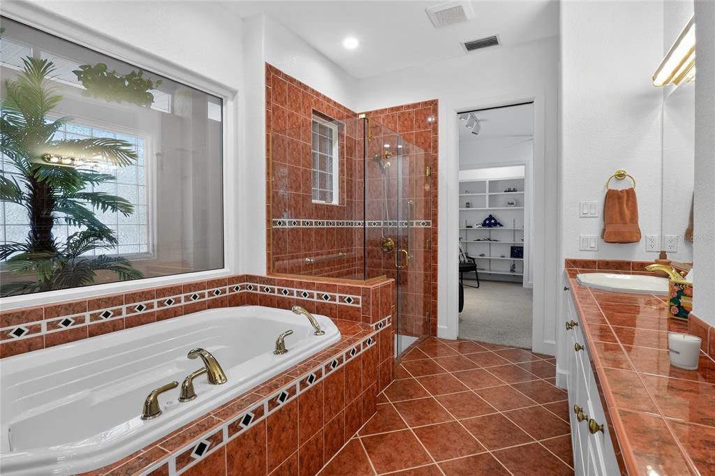 Active With Contract: $442,000 (3 beds, 2 baths, 2433 Square Feet)