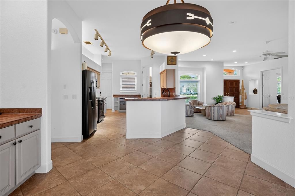 Active With Contract: $442,000 (3 beds, 2 baths, 2433 Square Feet)