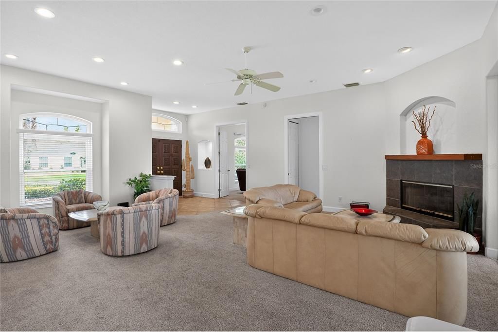Active With Contract: $442,000 (3 beds, 2 baths, 2433 Square Feet)
