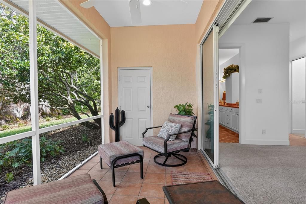 Active With Contract: $442,000 (3 beds, 2 baths, 2433 Square Feet)