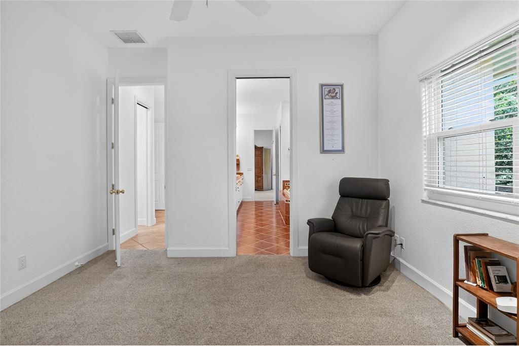 Active With Contract: $442,000 (3 beds, 2 baths, 2433 Square Feet)