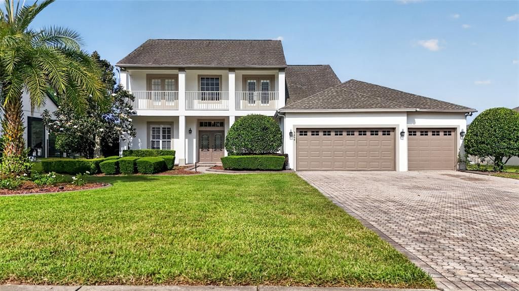 Activo con contrato: $689,900 (5 camas, 3 baños, 3540 Pies cuadrados)