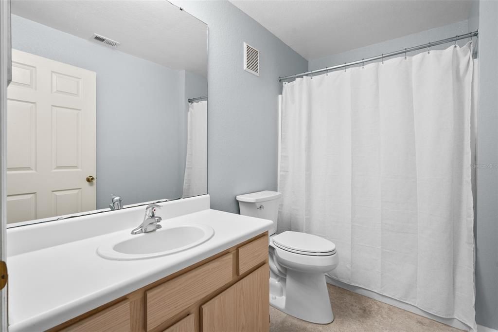 Active With Contract: $199,900 (2 beds, 2 baths, 1142 Square Feet)