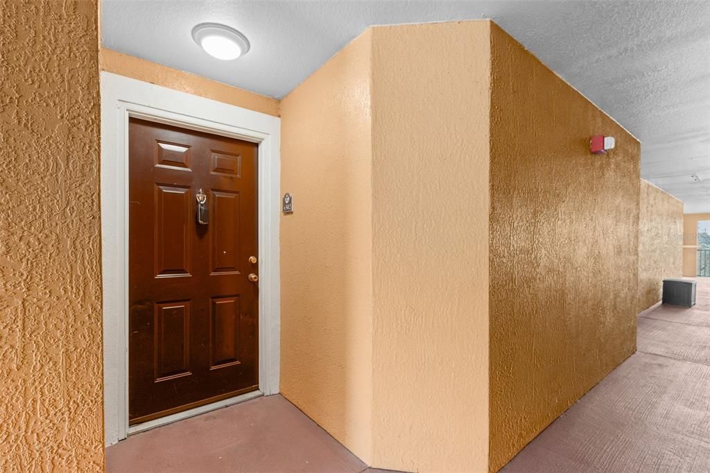 Active With Contract: $199,900 (2 beds, 2 baths, 1142 Square Feet)
