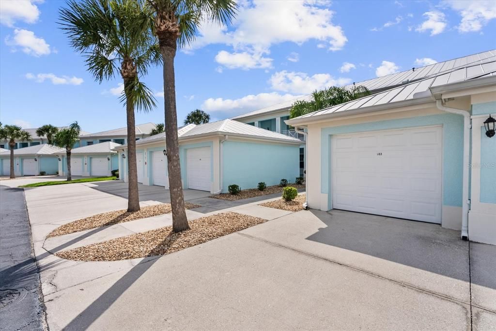 For Sale: $237,500 (2 beds, 2 baths, 1168 Square Feet)