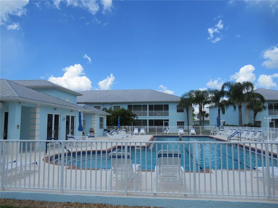 For Sale: $237,500 (2 beds, 2 baths, 1168 Square Feet)