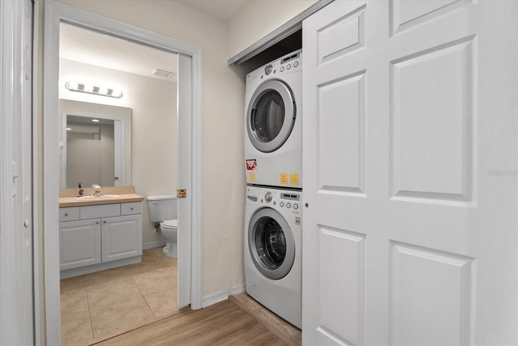 For Sale: $237,500 (2 beds, 2 baths, 1168 Square Feet)