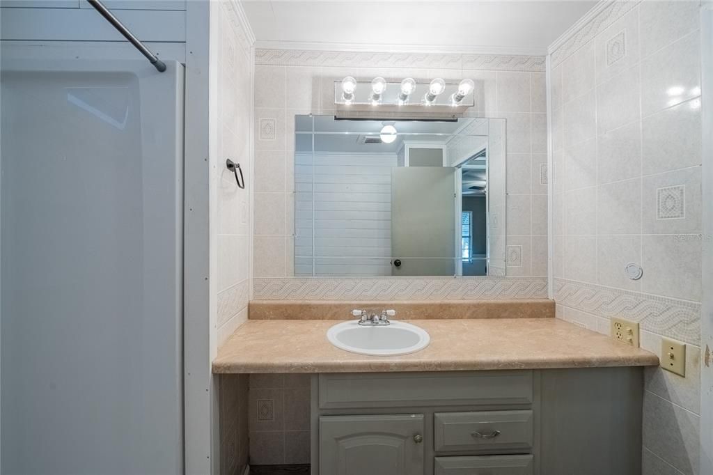 На продажу: $130,000 (2 спален, 2 ванн, 1248 Квадратных фут)
