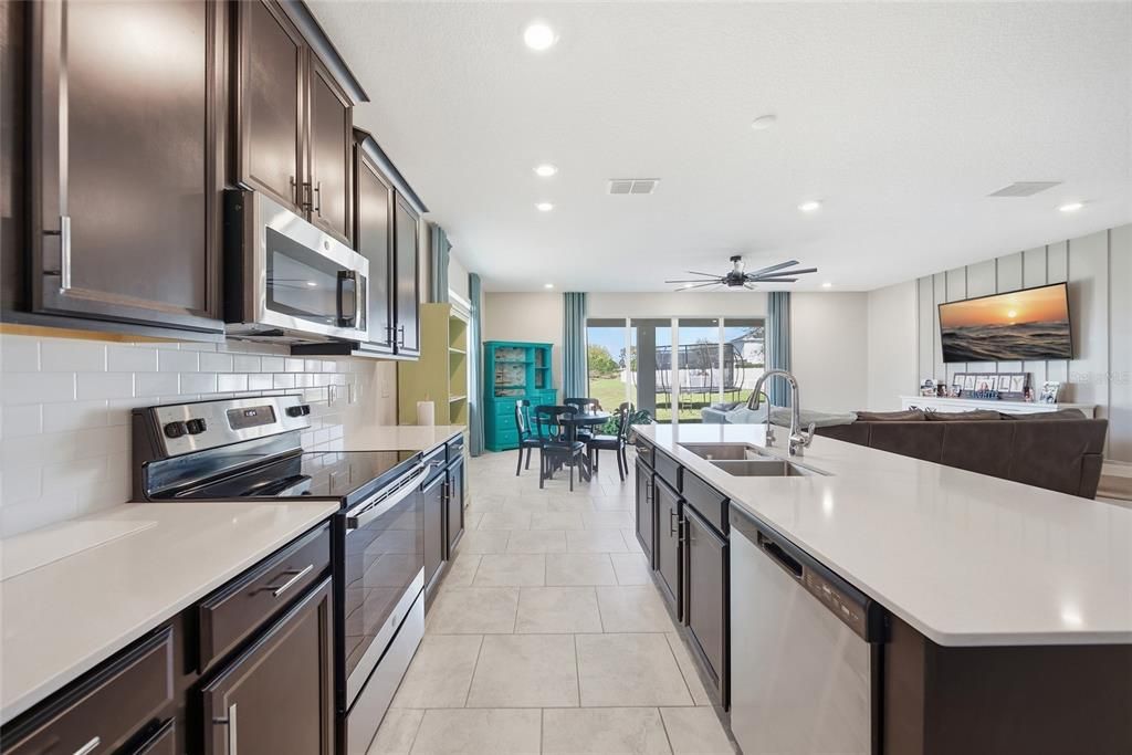 For Sale: $576,500 (5 beds, 3 baths, 3663 Square Feet)