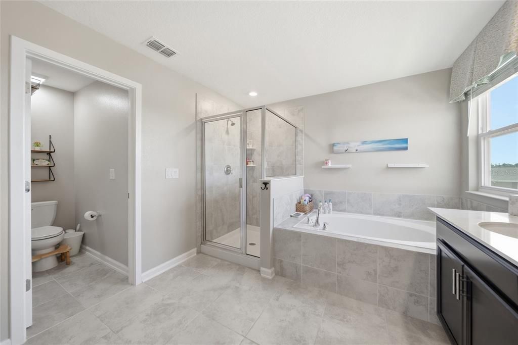 For Sale: $576,500 (5 beds, 3 baths, 3663 Square Feet)