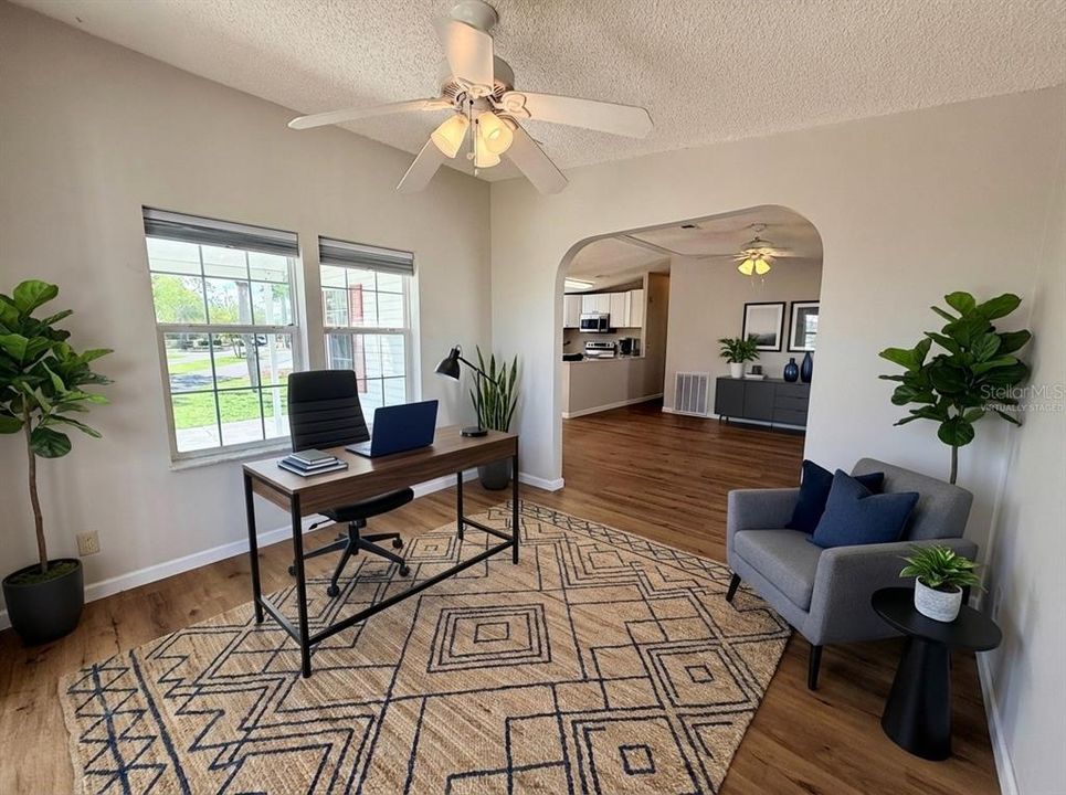 For Sale: $164,000 (2 beds, 2 baths, 1128 Square Feet)