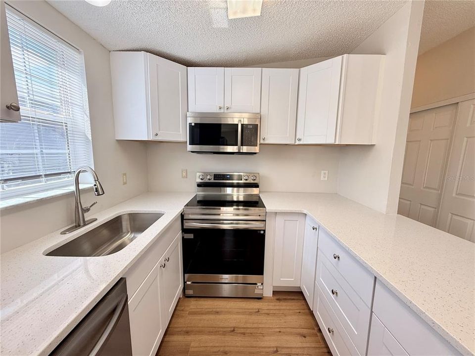 For Sale: $164,000 (2 beds, 2 baths, 1128 Square Feet)