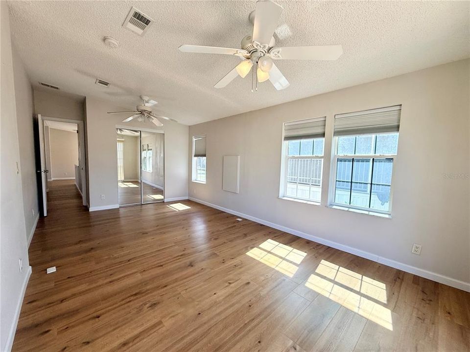 For Sale: $164,000 (2 beds, 2 baths, 1128 Square Feet)