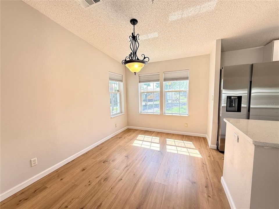 For Sale: $164,000 (2 beds, 2 baths, 1128 Square Feet)