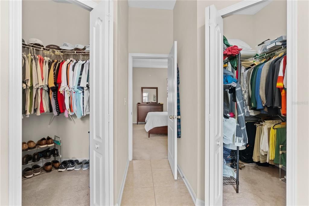 Activo con contrato: $425,000 (4 camas, 2 baños, 2231 Pies cuadrados)