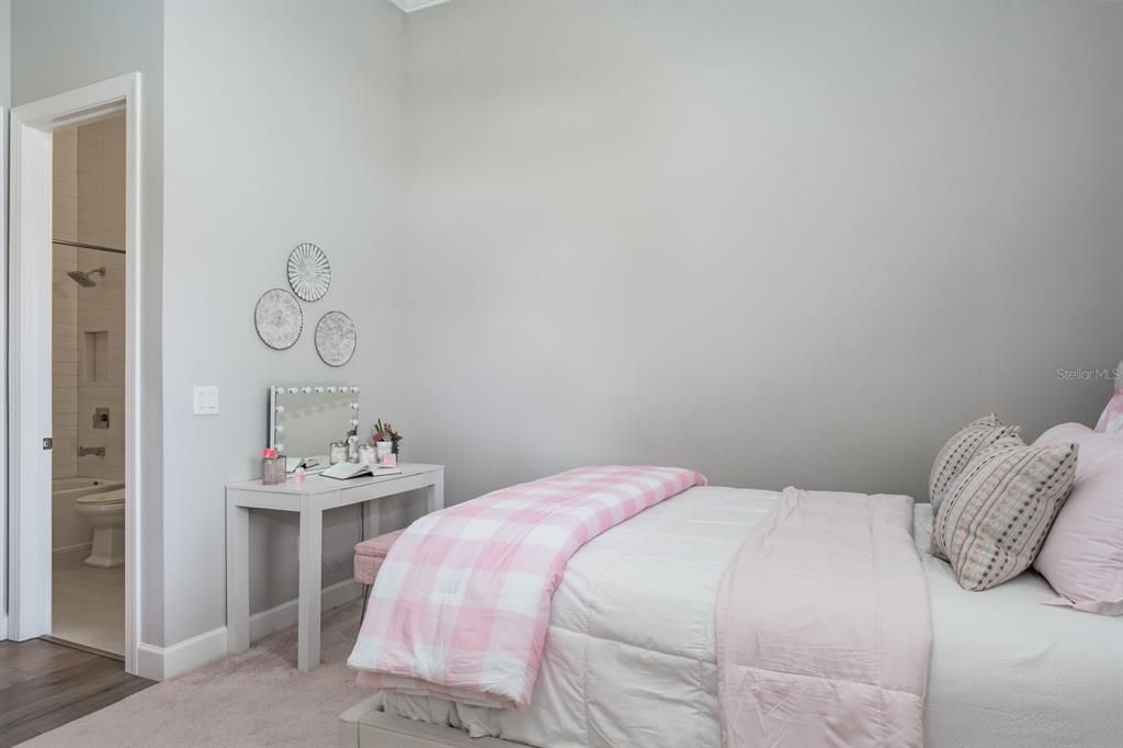 En Venta: $1,159,000 (3 camas, 3 baños, 3062 Pies cuadrados)