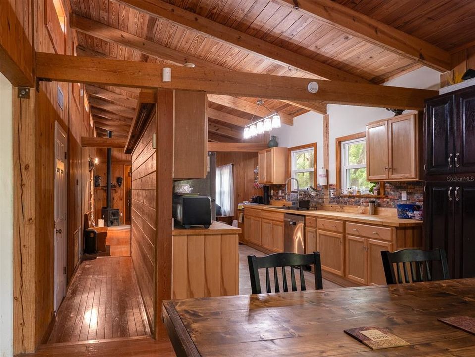 En Venta: $495,000 (4 camas, 3 baños, 2458 Pies cuadrados)