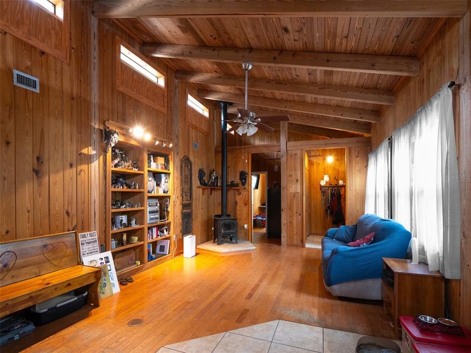En Venta: $495,000 (4 camas, 3 baños, 2458 Pies cuadrados)