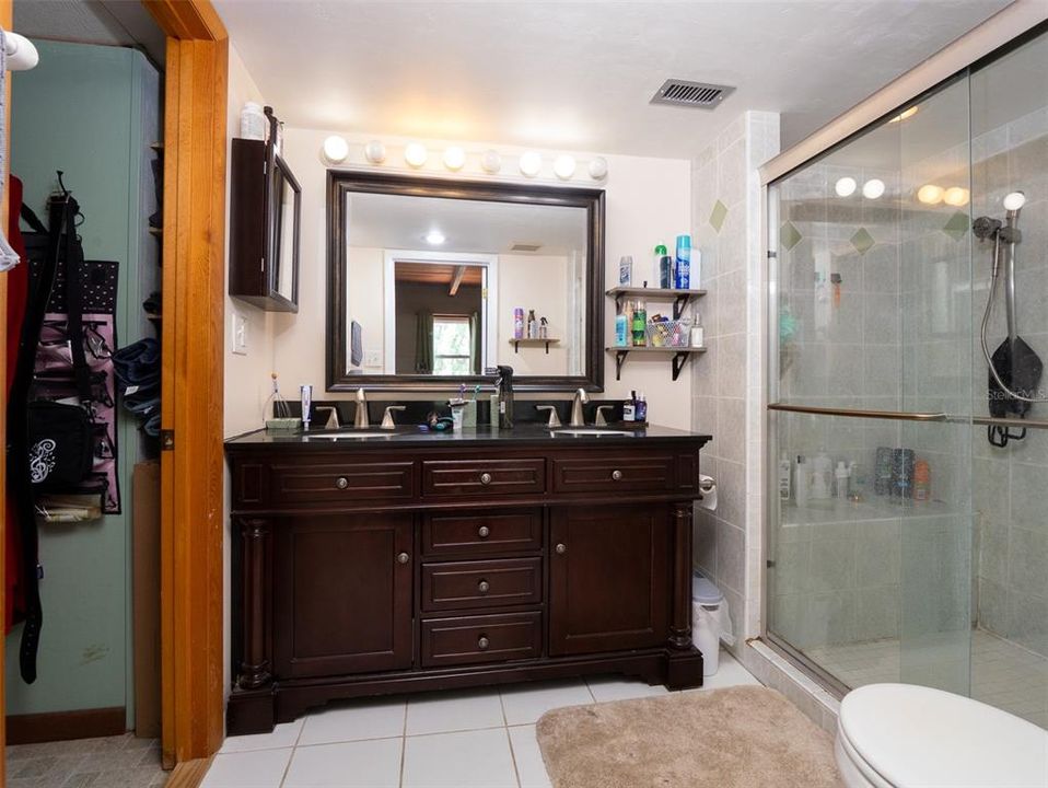 En Venta: $495,000 (4 camas, 3 baños, 2458 Pies cuadrados)