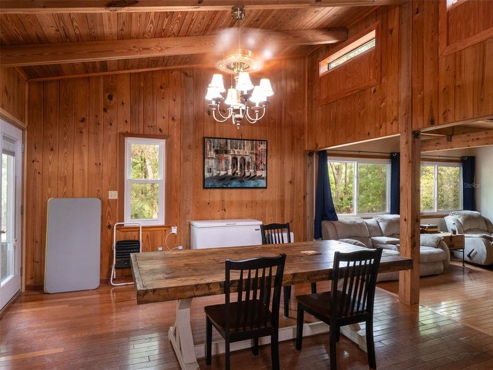 En Venta: $495,000 (4 camas, 3 baños, 2458 Pies cuadrados)